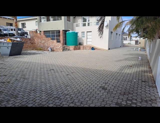 BUSINESS PROPERTY TO RENT IN NEWTON PARK